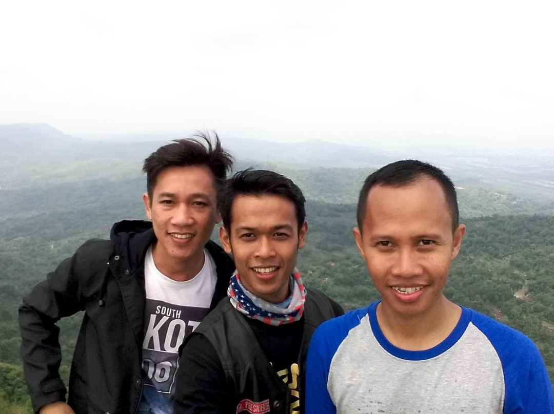 Puncak Tugu Batara Sriten-基杜尔山必去景点