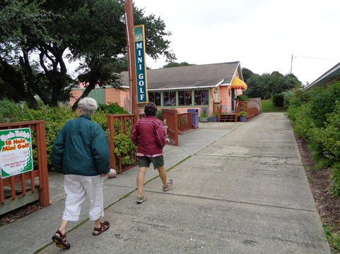 Uncle Eddy's Frozen Custard and 18 Hole Mini Golf-Buxton必去景点