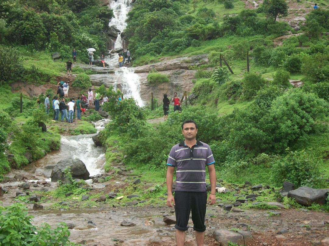 Kune Waterfalls景点图片