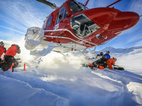 Tyax Heliskiing-Gold Bridge必去景点