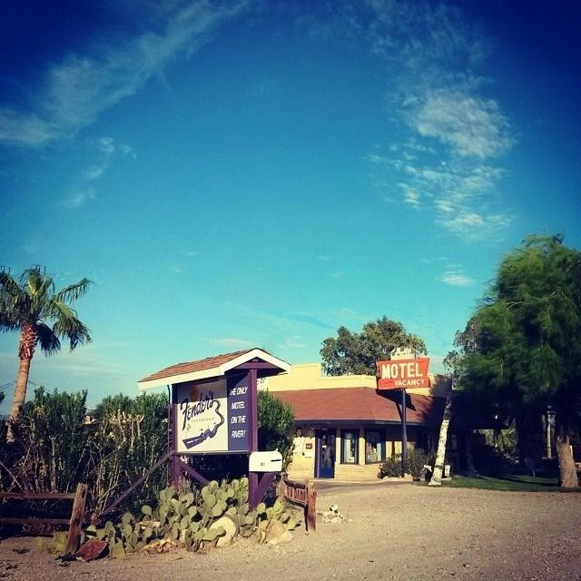 Fender's River Road Resort