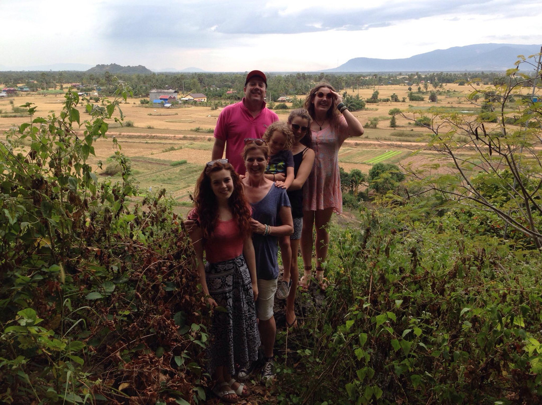 Phnom Chhngok Cave Temple-贡布必去景点