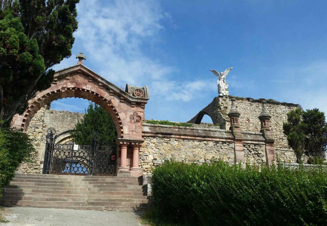 Cementerio de Comillas-科米利亚斯必去景点