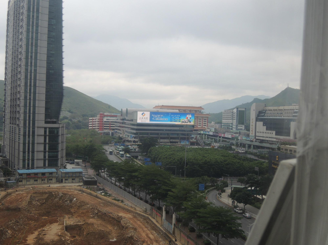 维也纳酒店（深圳罗湖口岸火车站店）主图