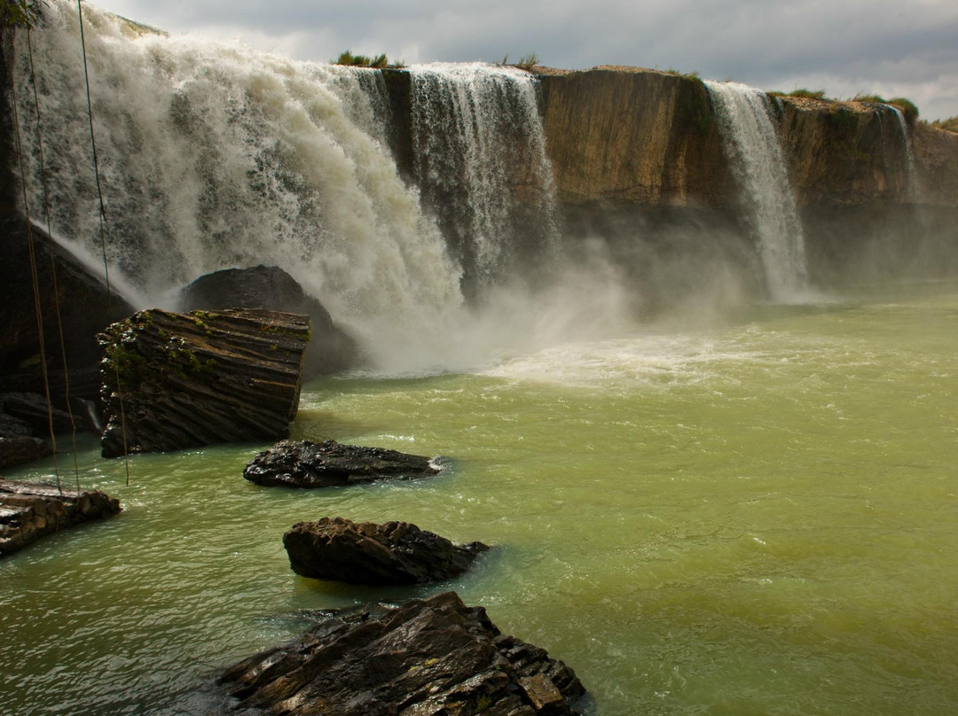 Dray Nur Waterfall景点图片