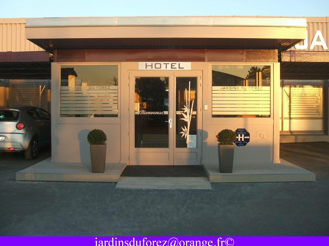 Hotel Les Jardins du Forez主图