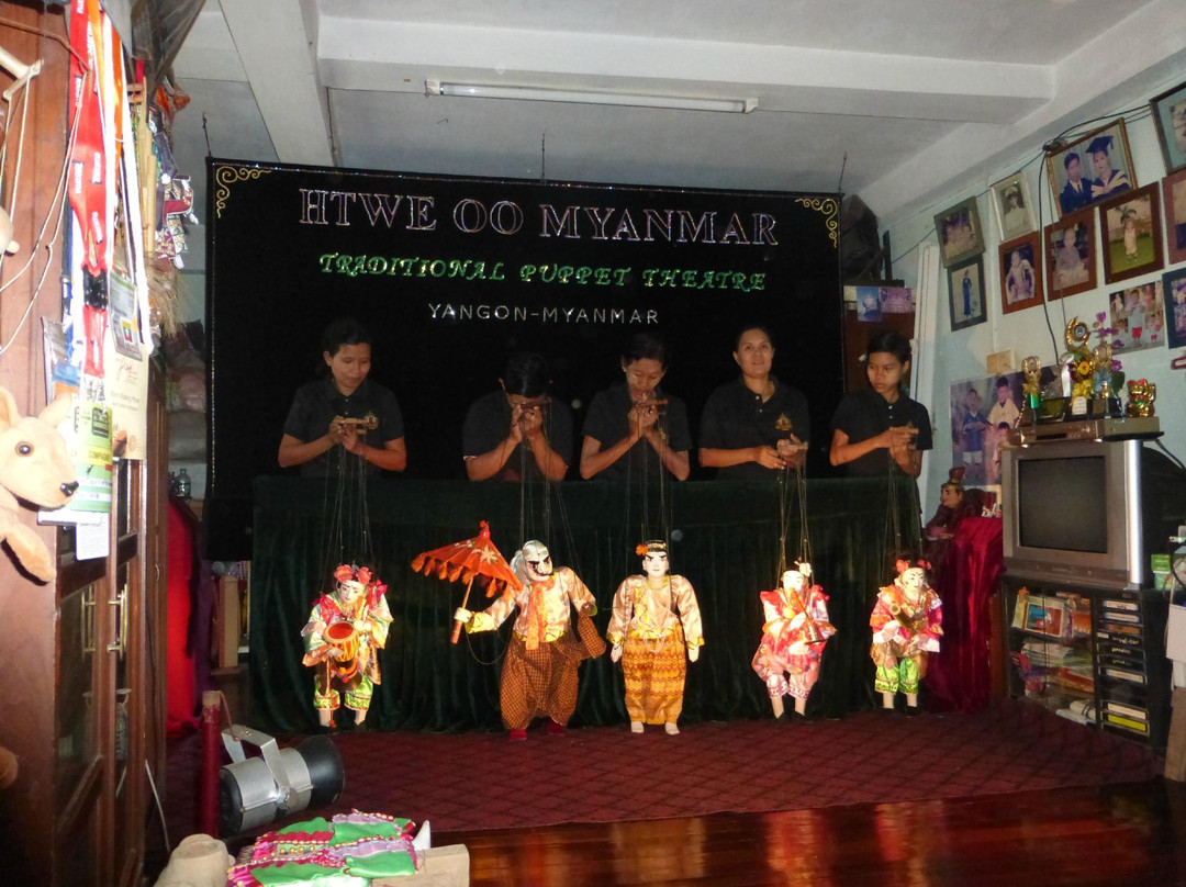 Htwe Oo Myanmar Puppet Show-仰光必去景点