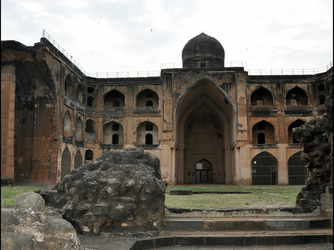 Mahamud Gawan Madrasa景点图片