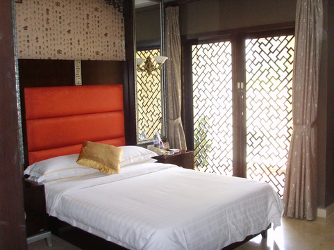 卡尔漫酒店主图