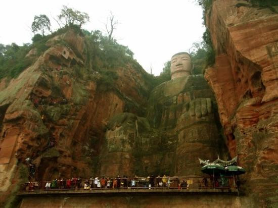 乐山大佛景点图片