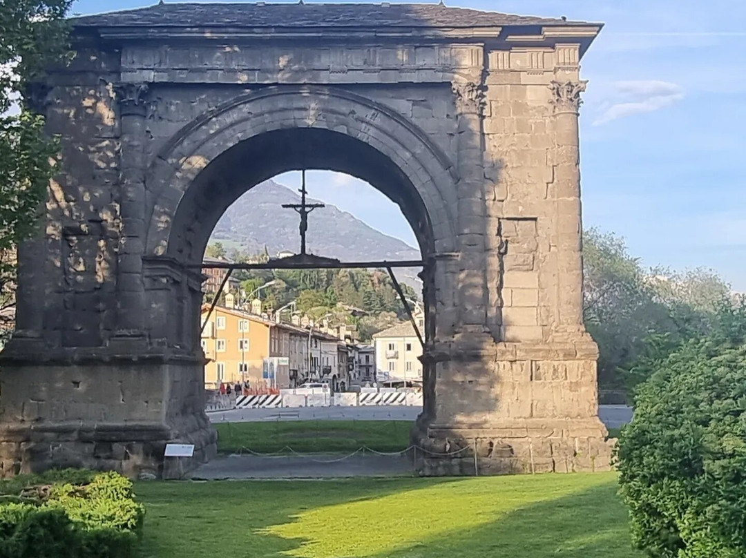 Arco Onorario d'Augusto-奥斯塔必去景点