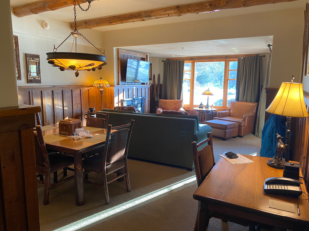 白脸小木屋主图