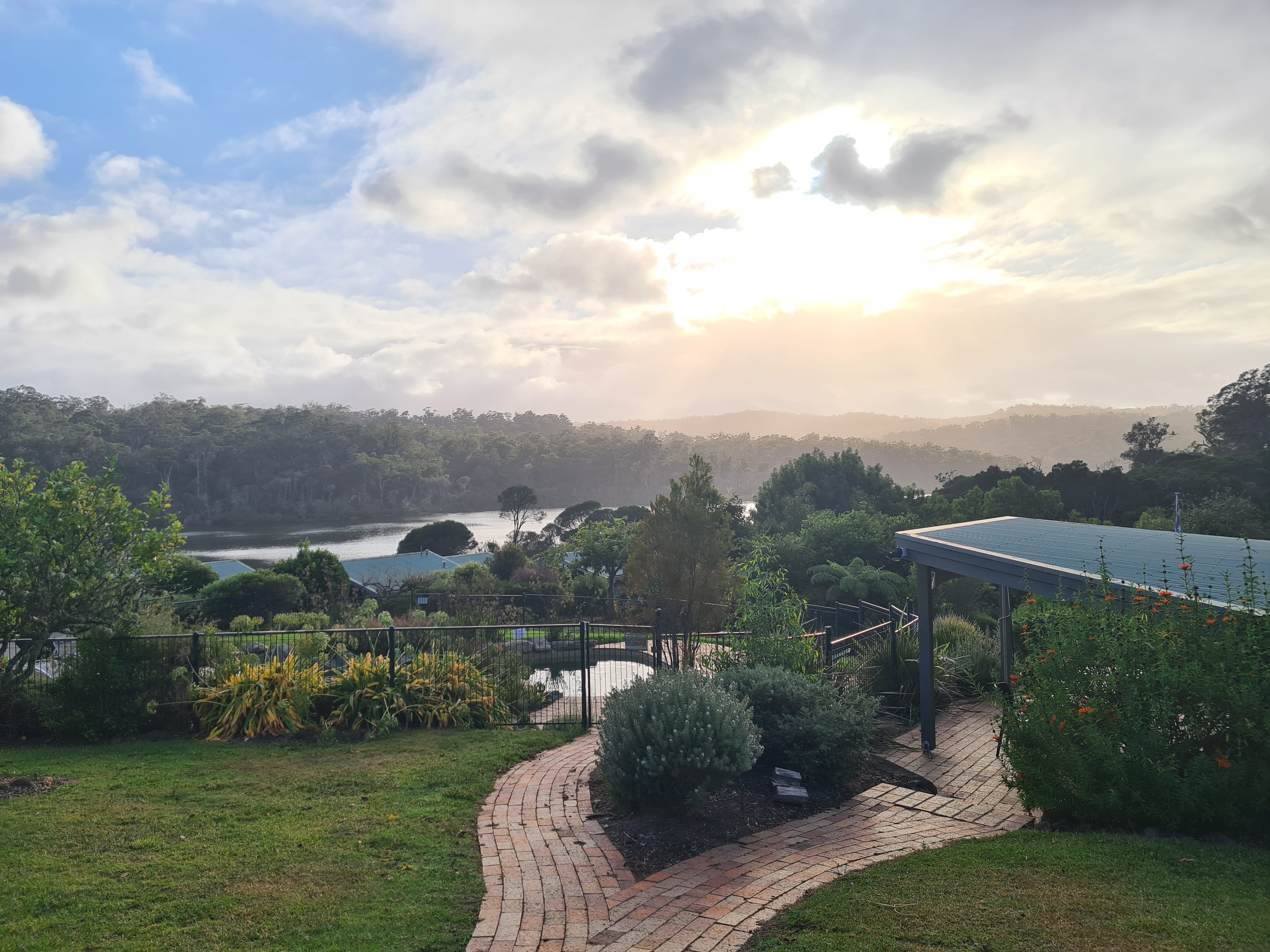 Gipsy Point Lakeside-官方