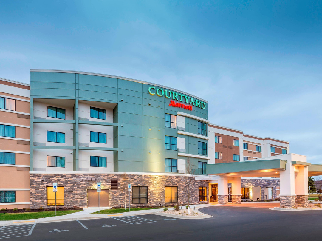 Courtyard by Marriott Bismarck North主图