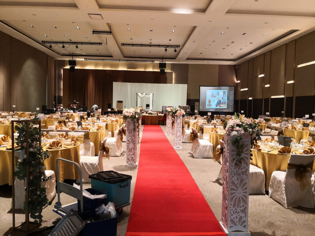 古晋铂尔曼酒店主图