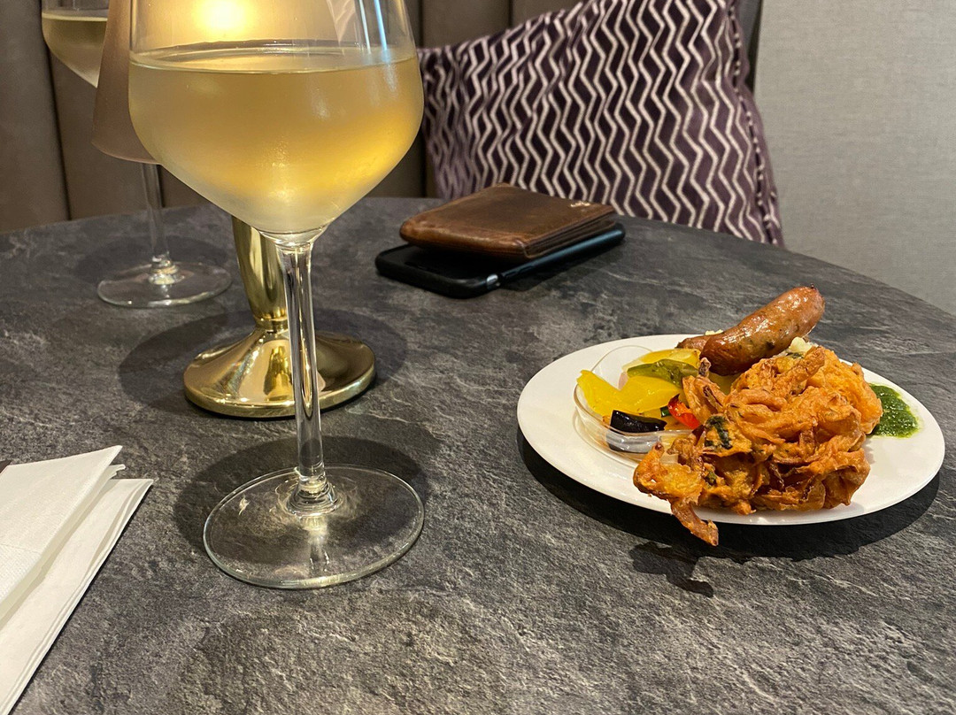假日皇冠希斯罗酒店主图
