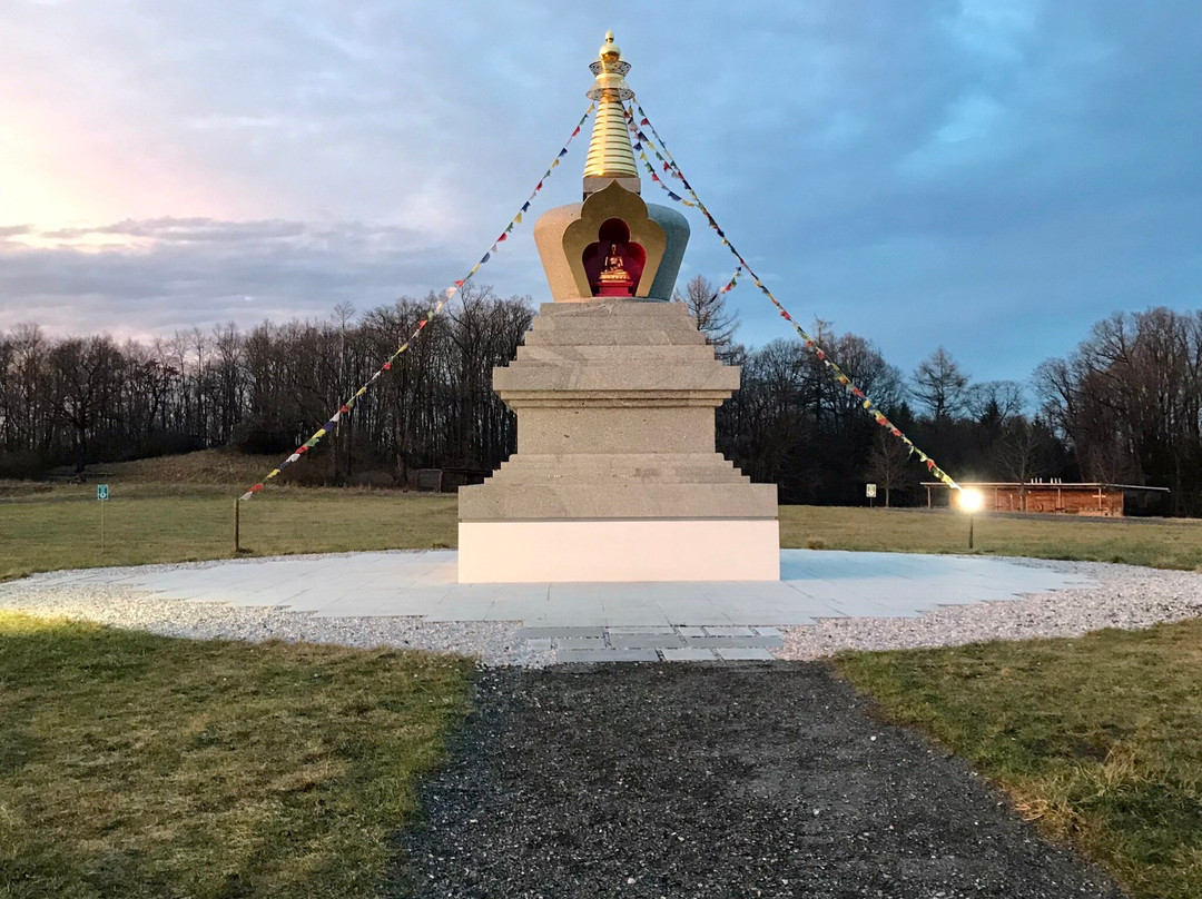 Buddhistická stúpa v Těnovicích景点图片