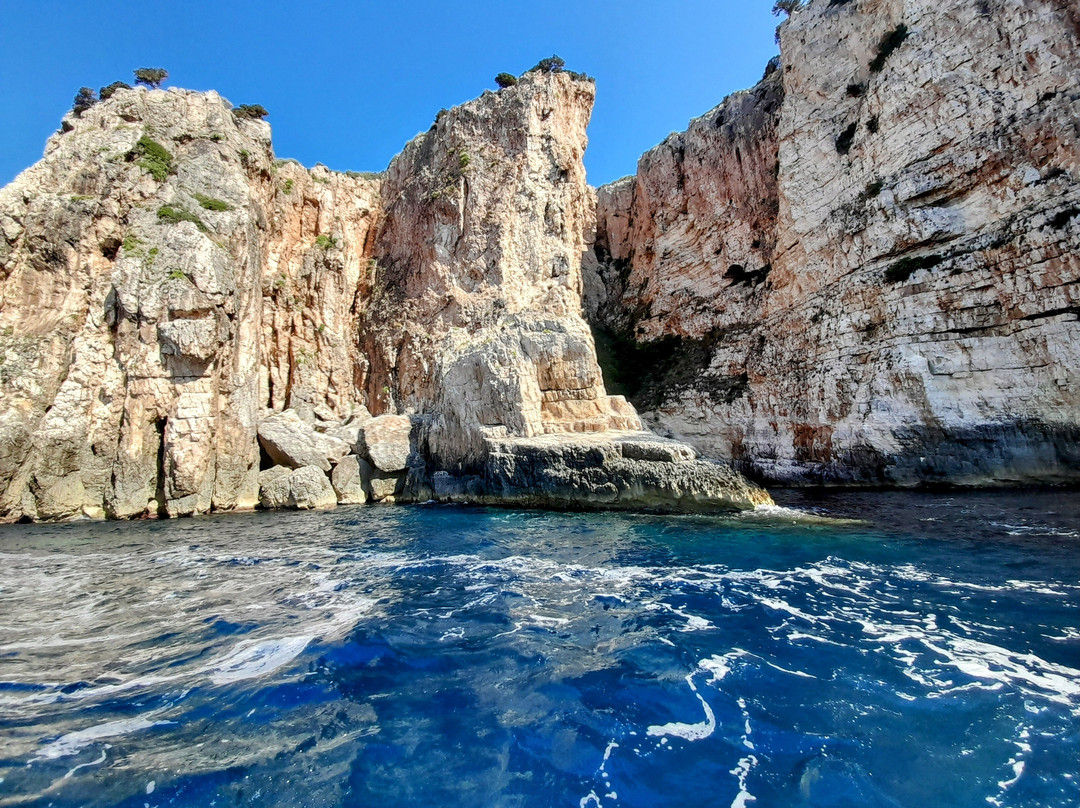 Sazan Island-夫罗勒必去景点