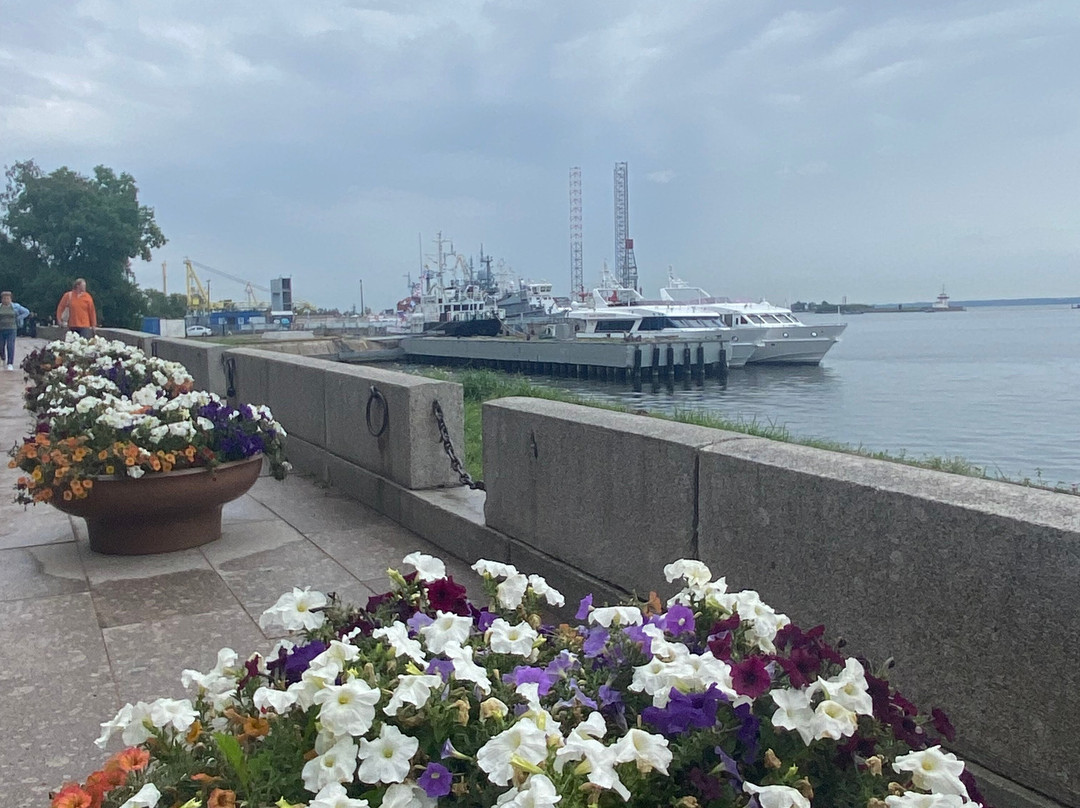 Embankment景点图片