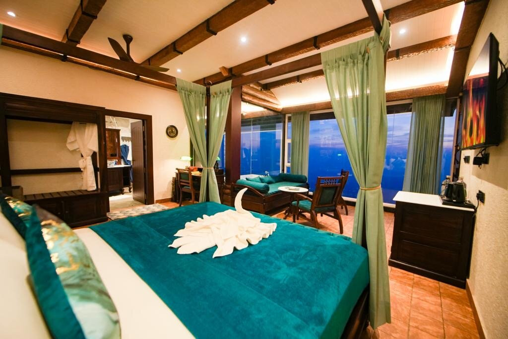 Jharipani Castle主图