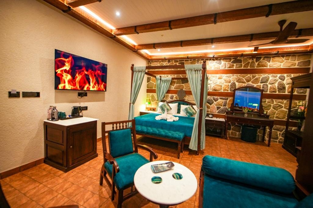 Jharipani Castle主图