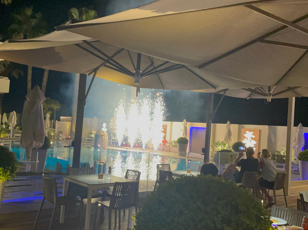 奥林匹科酒店主图