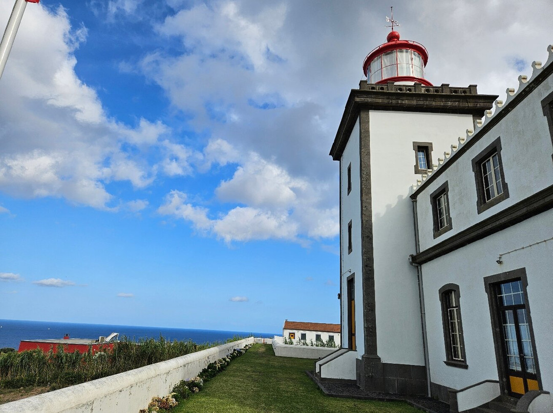 Farol da Ponta da Ferraria-Ginetes必去景点