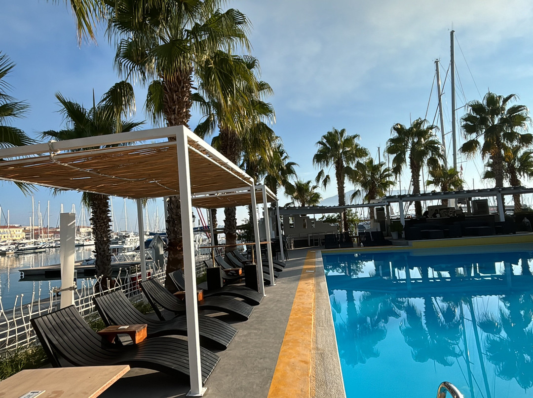 拉诺斯酒店主图