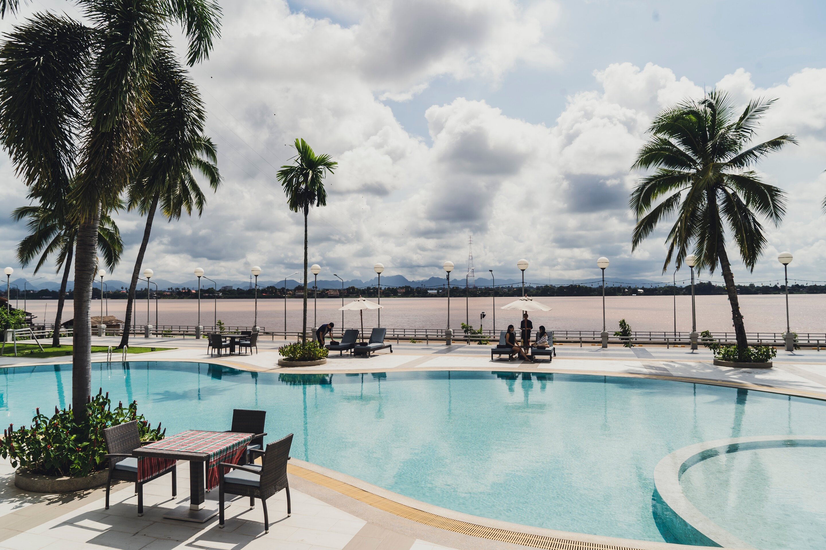 纳空伯农河景酒店-泳池