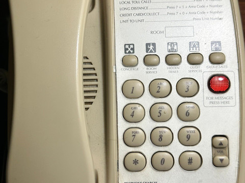 史莫奇斯野外石丘小屋酒店