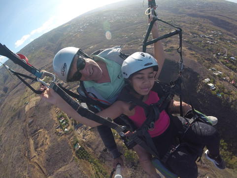 Bourbon Parapente Dé Zîles-圣亮必去景点