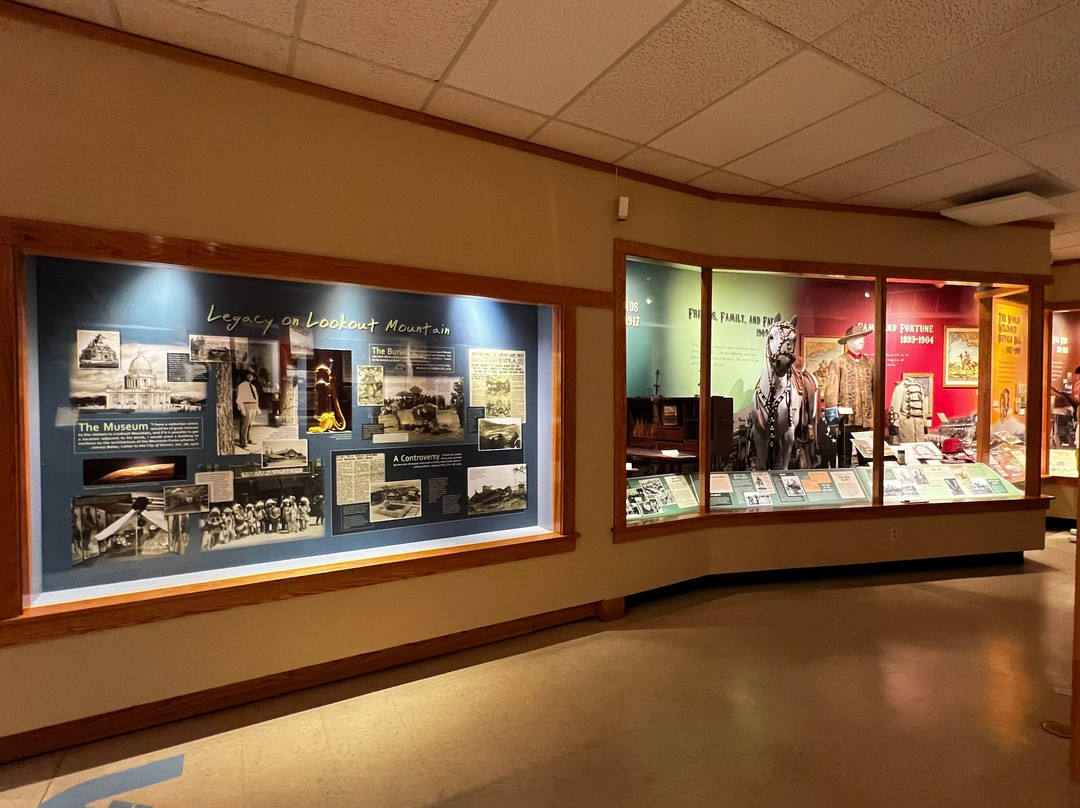 Buffalo Bill Museum And Grave-戈尔登必去景点