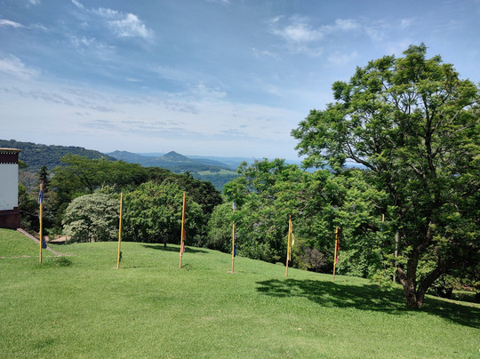 Chagdud Gonpa Khadro Ling-Tres Coroas必去景点