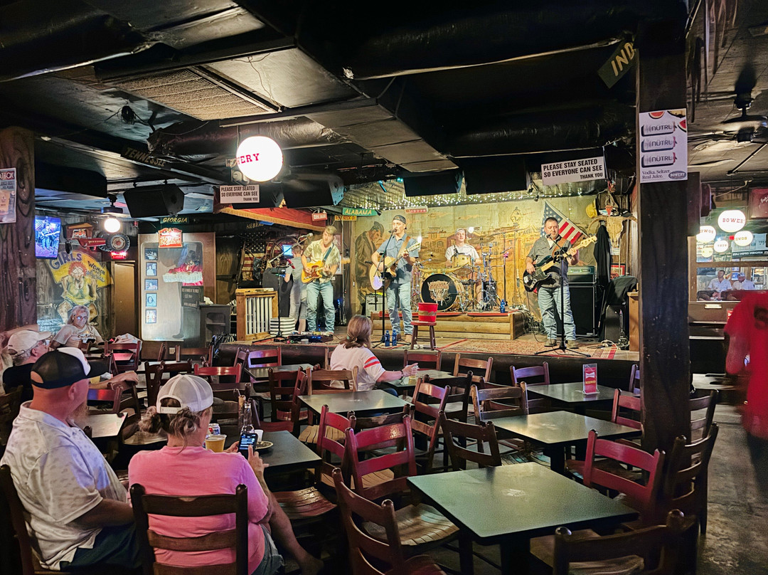 The Bowery-美特尔海滩必去景点