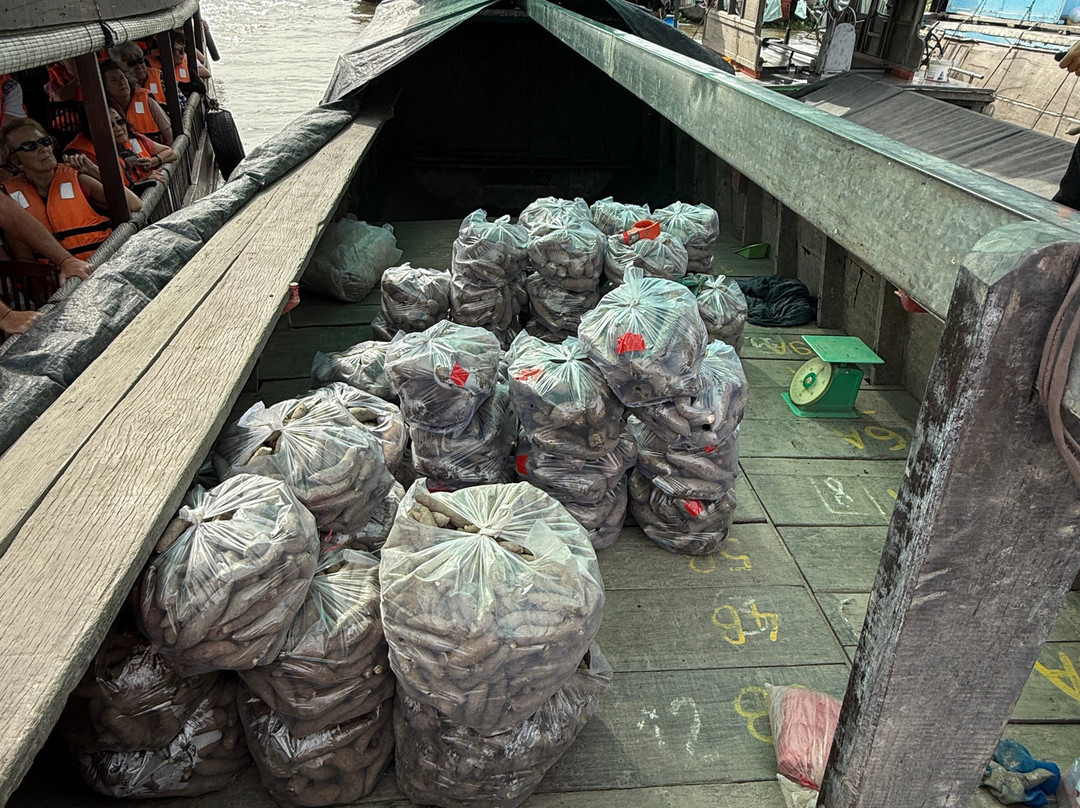 Long Xuyen Floating Market-Long Xuyen必去景点