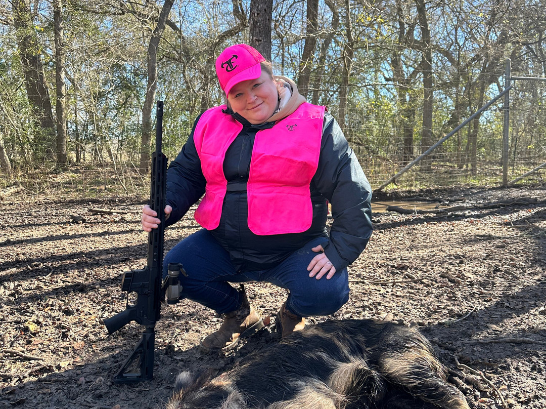 Independence Ranch Hog Hunting-Waelder必去景点