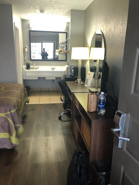 Super 8 by Wyndham Wytheville主图