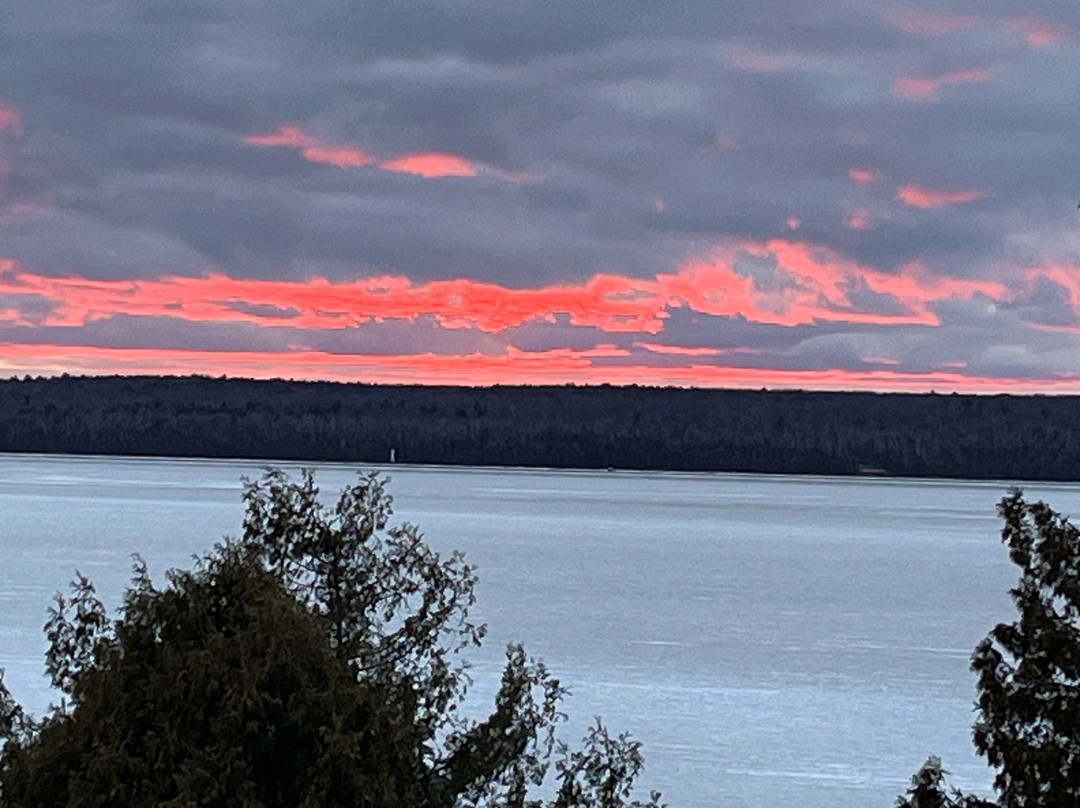 Westwood Shores Waterfront Resort主图