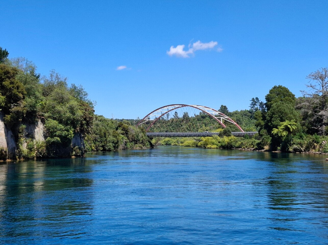 Huka Falls River Cruise景点图片