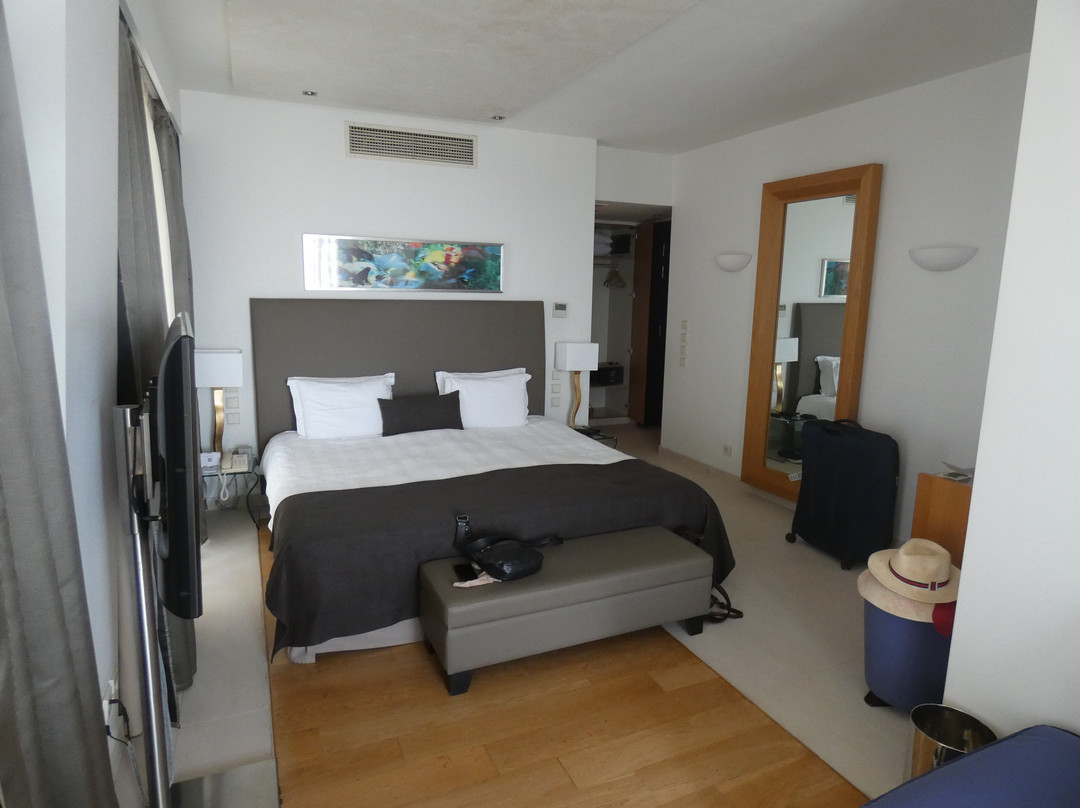 戴奥斯尊享人生酒店主图