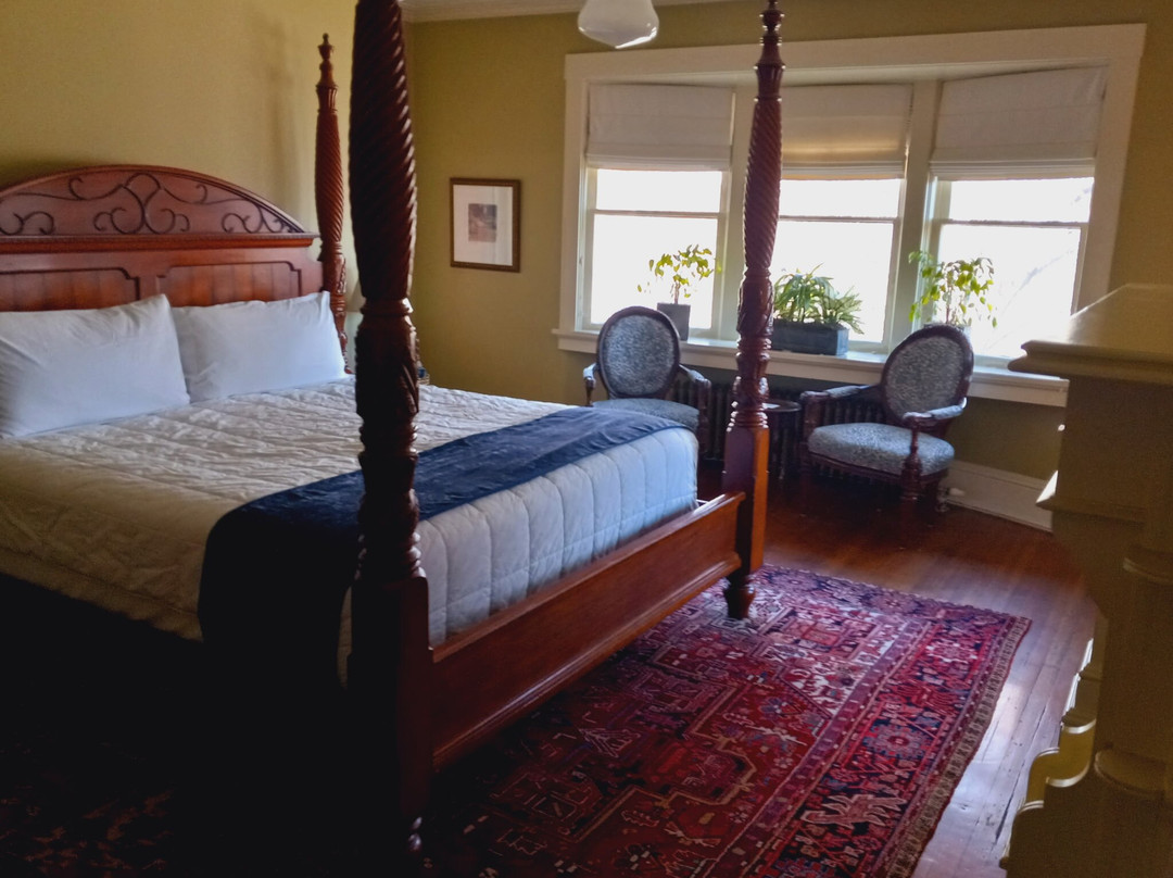 Inn On The Hill主图