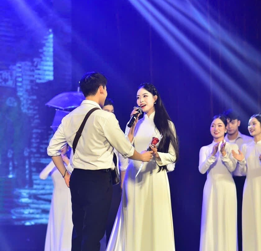 Ao Dai Show Da Nang-Khue My必去景点