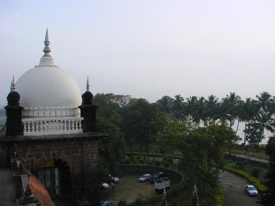 Shalini Palace Hotel-浴室