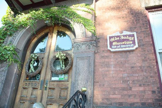 老法官大厦酒店主图