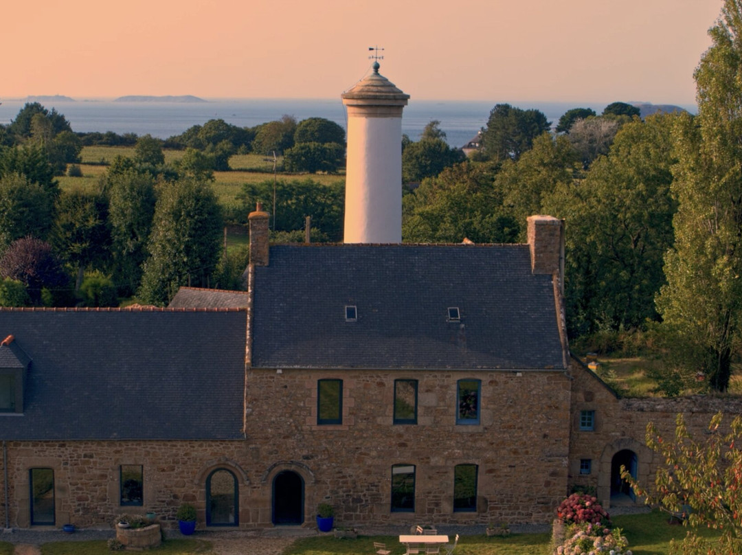 Sous Le Phare