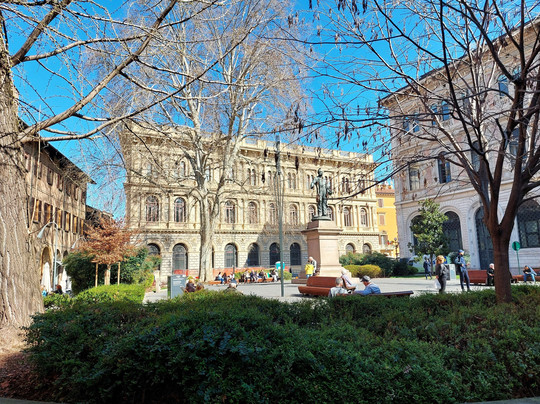 Piazza Minghetti-博洛尼亚必去景点