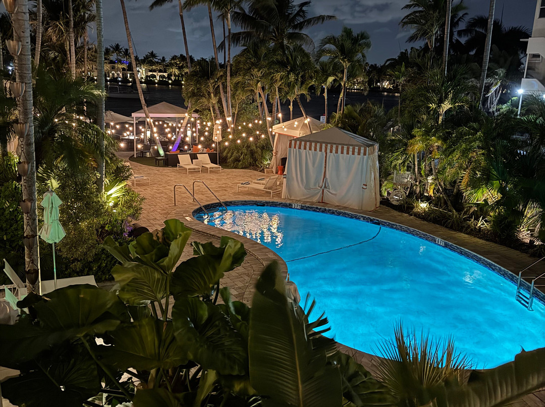 The Pillars Hotel & Club主图