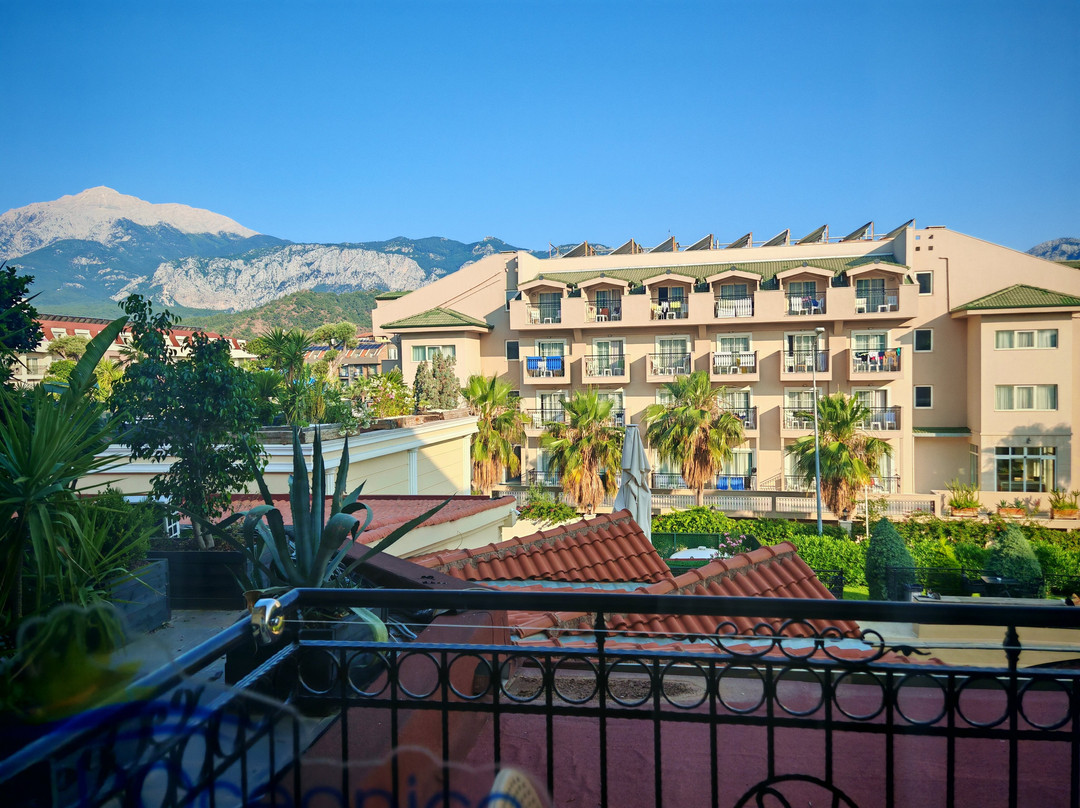 L'Oceanica Beach Resort Hotel主图