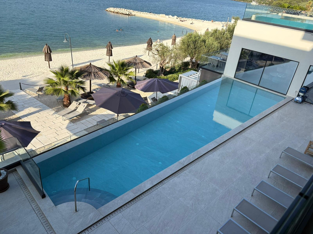 Marinus Beach Hotel主图