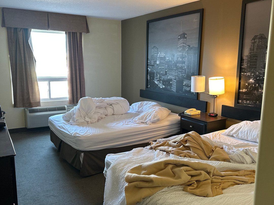 巴里速8酒店主图